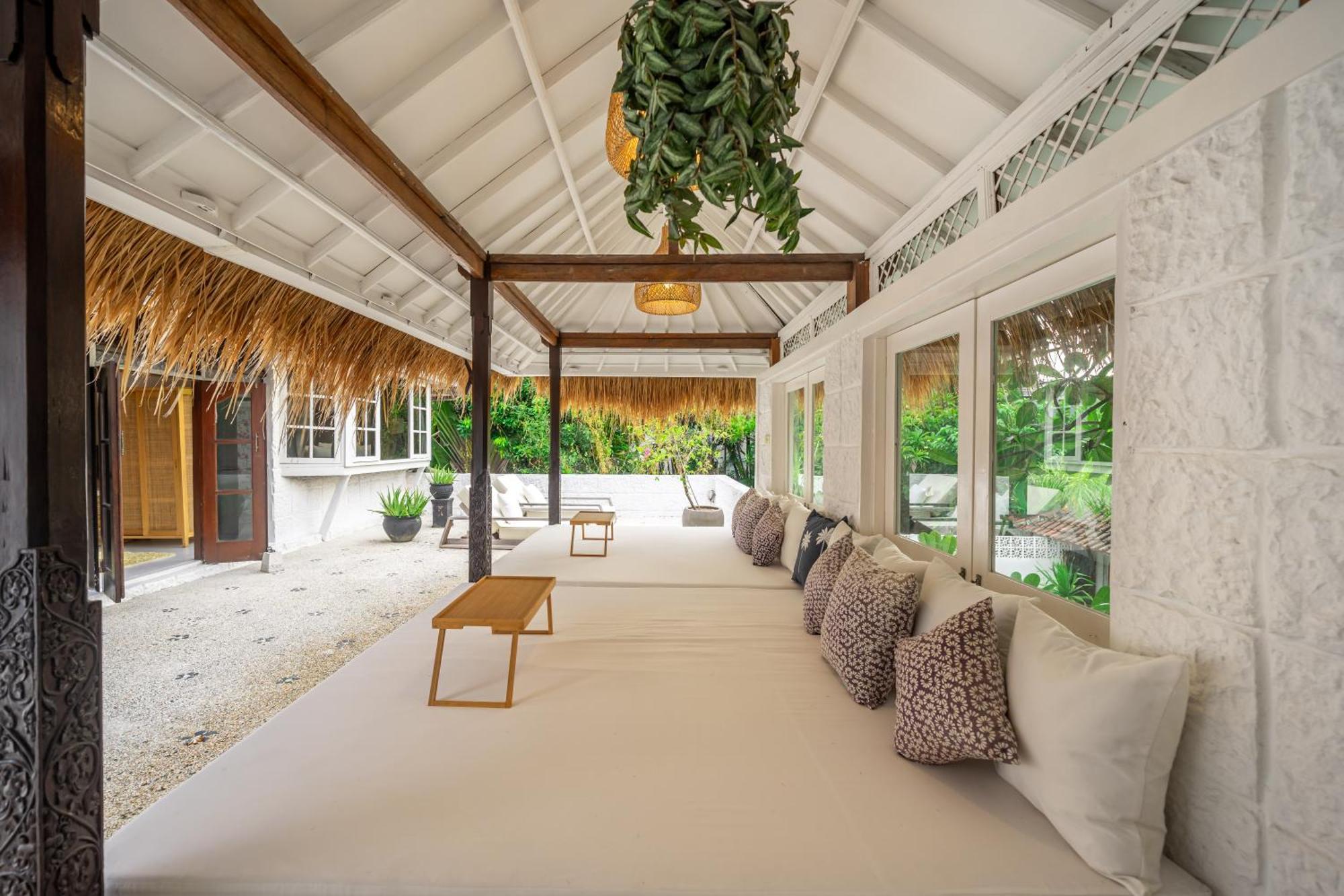 The Monroe Luxury 3-bedroom With Private Pool In 900m To The Villa Seminyak