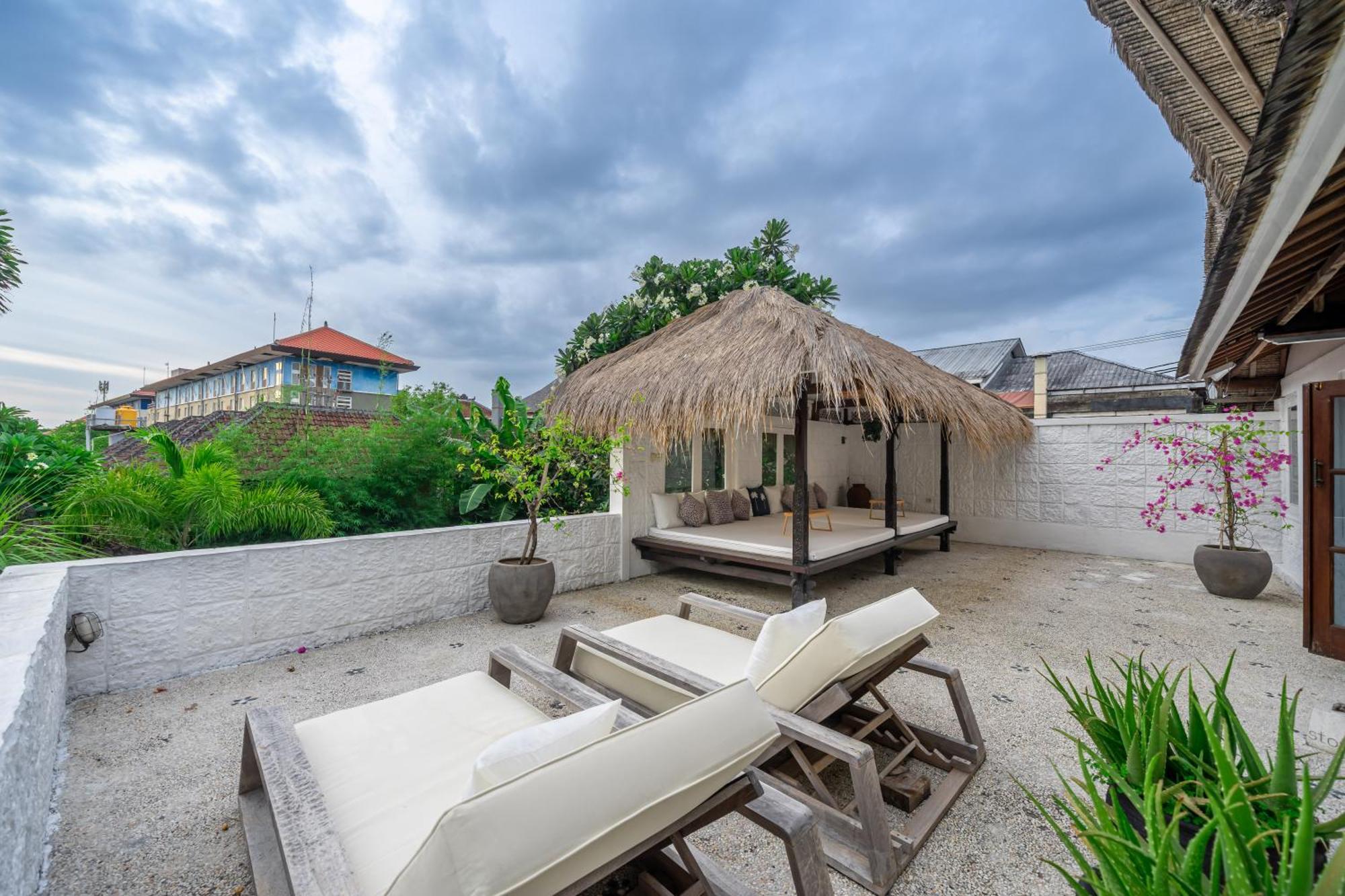 The Monroe Luxury 3-bedroom With Private Pool In 900m To The Seminyak